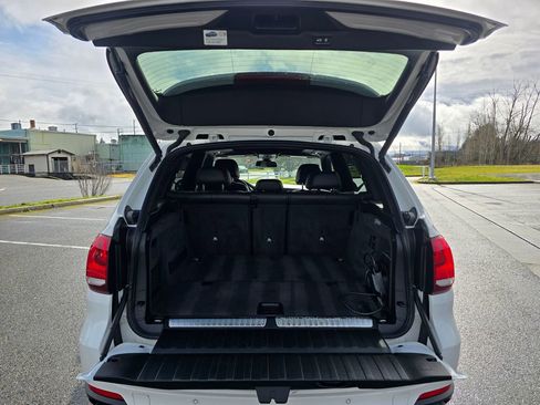 Used 2018 BMW X5 xDrive40e image 11