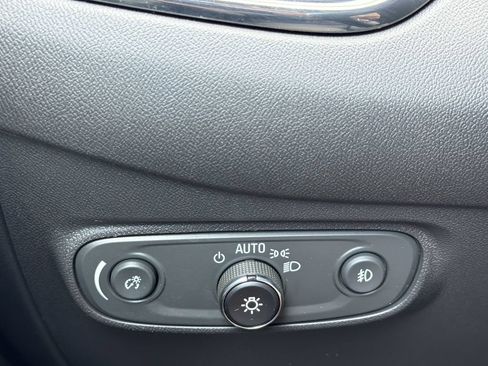 Used 2024 Chevrolet Equinox Premier FWD image 27