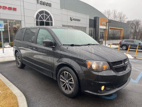 Used 2017 Dodge Grand Caravan SXT w/ Blacktop Package image 1