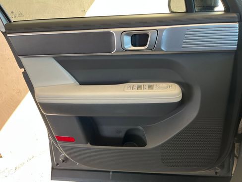 Used 2025 Hyundai Santa Fe SEL image 18