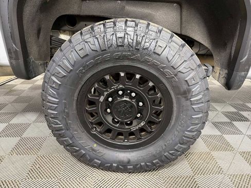 Certified 2024 GMC Sierra 2500 AT4X w/ AT4X AEV Edition image 16