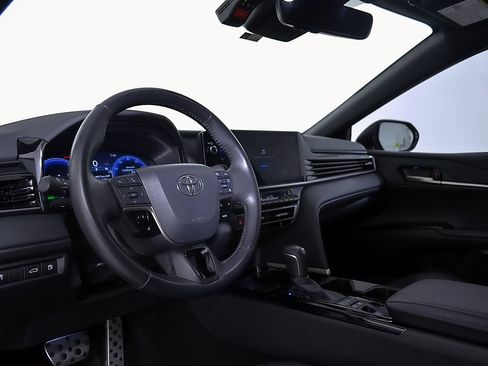 Used 2025 Toyota Camry XSE FWD image 23