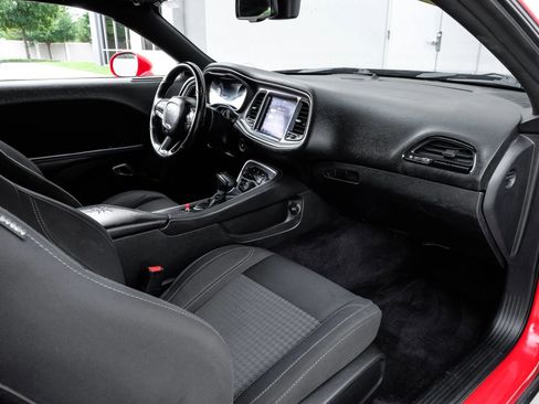 Used 2018 Dodge Challenger R/T w/ Driver Convenience Group RWD image 20