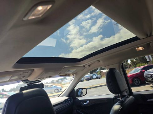 Used 2020 Ford Escape Titanium w/ Titanium Premium Package 2.0 image 22