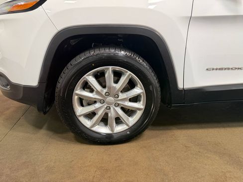 Used 2017 Jeep Cherokee Limited AWD/4WD image 85