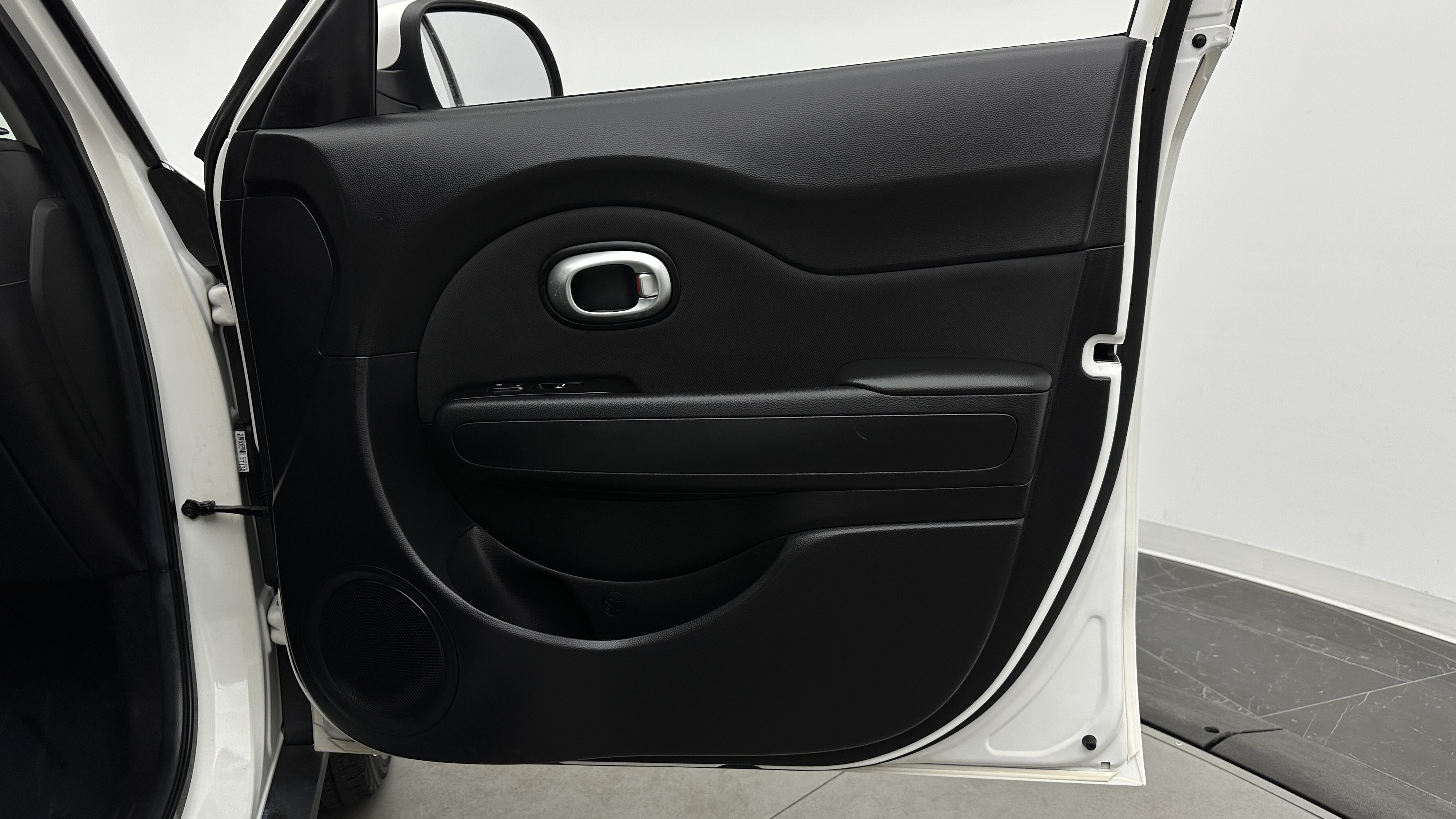 Used 2018 Kia Soul w/ Option Group 020 FWD image 32