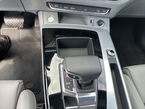 Certified 2025 Audi Q5 2.0T Premium w/ Convenience Plus Package image 6