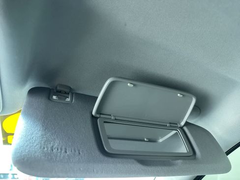 Used 2023 Chevrolet Equinox LS image 32