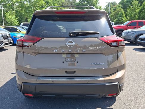 Certified 2024 Nissan Rogue SV w/ SV Premium Package AWD/4WD image 5