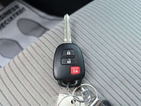 Used 2013 Toyota RAV4 XLE AWD/4WD image 26