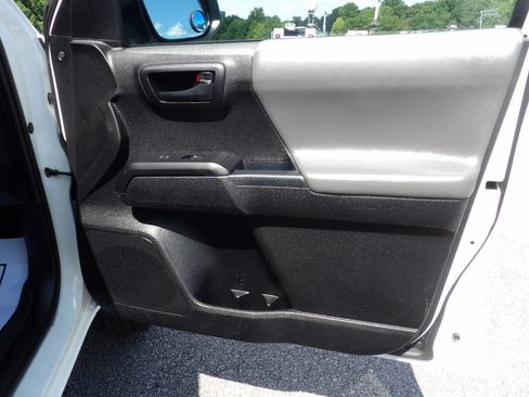 Used 2021 Toyota Tacoma SR RWD image 31