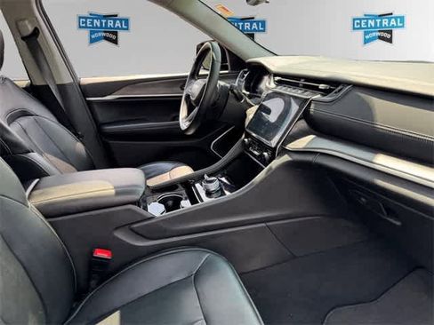 Certified 2022 Jeep Grand Cherokee Limited image 16