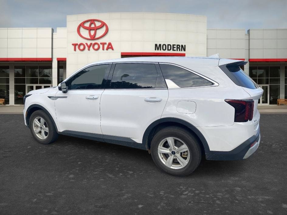 Used 2025 Kia Sorento LX FWD image 19