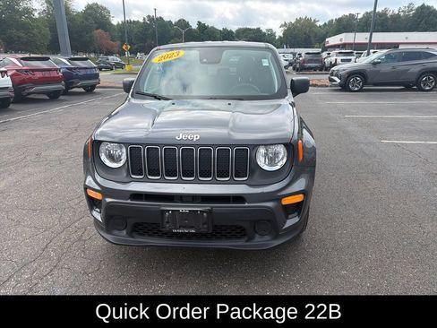Used 2023 Jeep Renegade Latitude AWD/4WD image 8