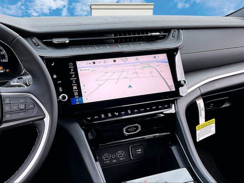 New 2026 Jeep Grand Cherokee Limited w/ Limited Altitude Package image 7