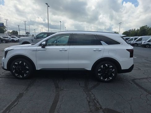Used 2025 Kia Sorento EX FWD image 8