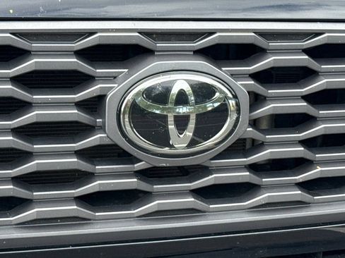 Used 2022 Toyota Tacoma TRD Off-Road AWD/4WD image 7