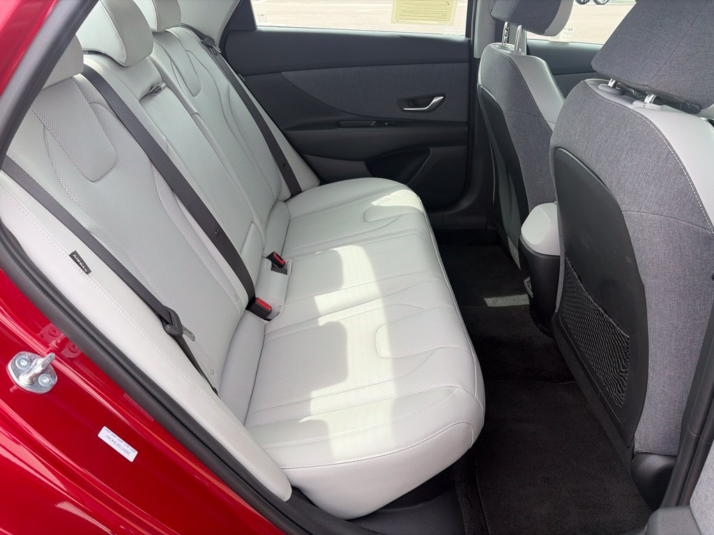 Certified 2025 Hyundai Elantra Limited FWD image 16