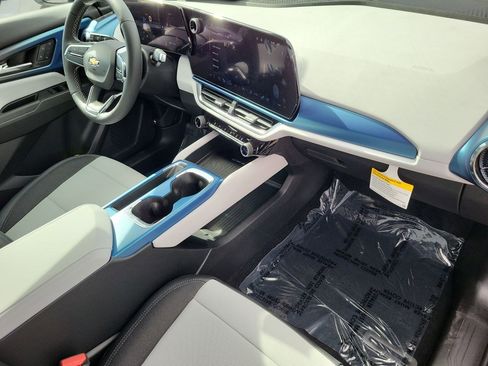 New 2026 Chevrolet Equinox EV LT image 29