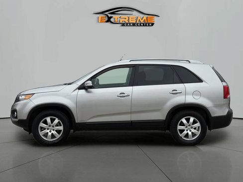 Used 2013 Kia Sorento LX w/ Convenience Pkg AWD/4WD image 3