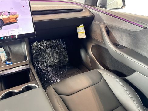 Used 2026 Tesla Model Y 2WD image 21