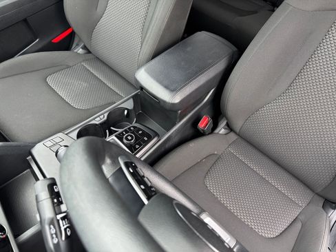 Used 2025 Kia Sportage LX FWD image 35
