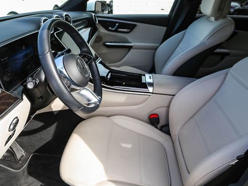 Used 2023 Mercedes-Benz GLC 300 image 17