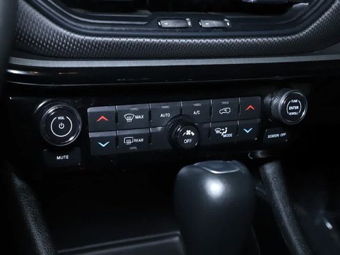 Used 2023 Jeep Compass Trailhawk w/ Trailhawk Convenience Group AWD/4WD image 32