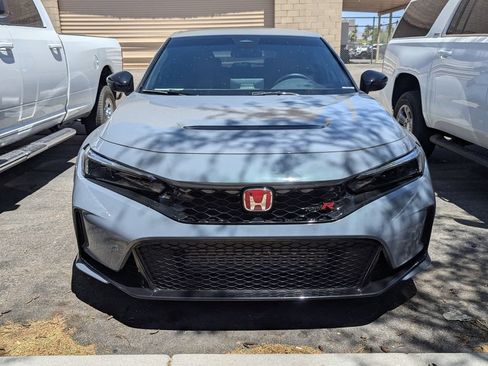 Used 2024 Honda Civic Type R image 2
