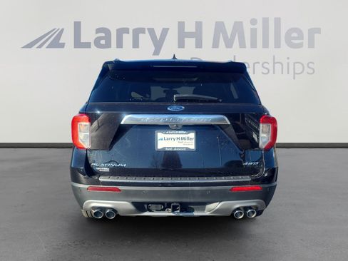 Certified 2023 Ford Explorer Platinum w/ Technology Package image 4