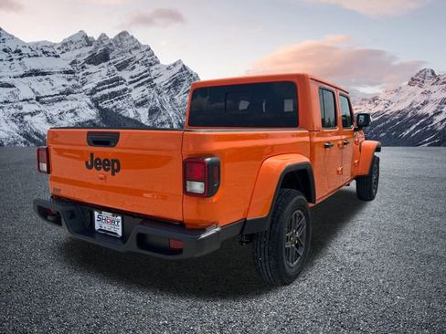 New 2025 Jeep Gladiator Sport image 5