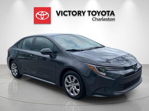 Used 2024 Toyota Corolla LE FWD image 5