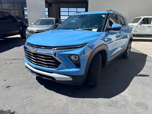 Used 2024 Chevrolet TrailBlazer LT w/ LT Cold Weather Package AWD/4WD image 4