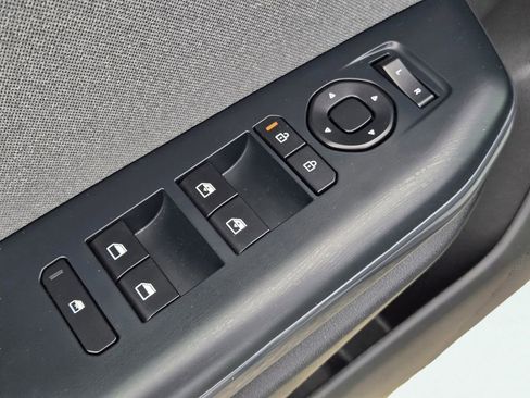 Certified 2025 Kia K4 EX image 17