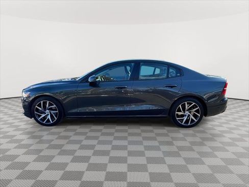 Used 2019 Volvo S60 T6 Momentum w/ Multimedia Package image 4