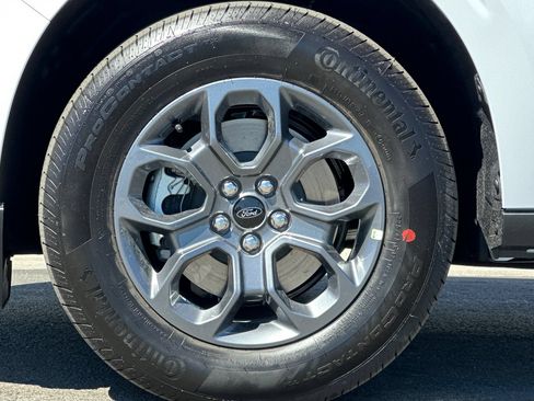 New 2026 Ford Maverick XLT w/ XLT Luxury Package FWD image 23