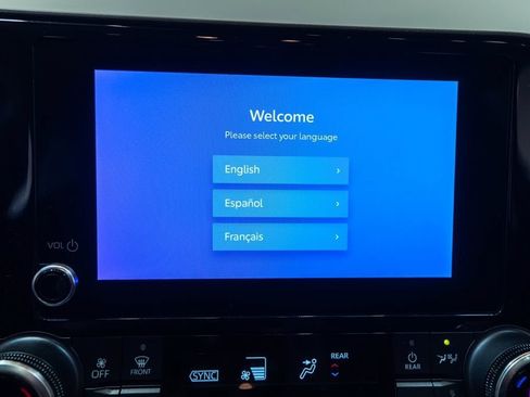 Used 2023 Toyota Highlander XLE AWD/4WD image 28
