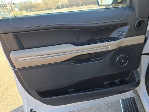 Used 2024 Ford Expedition Max Limited image 19