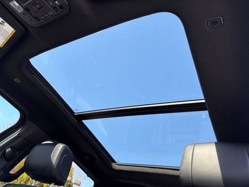 Used 2024 Toyota Tundra Platinum image 5