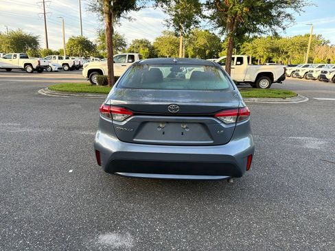 Used 2022 Toyota Corolla LE FWD image 4