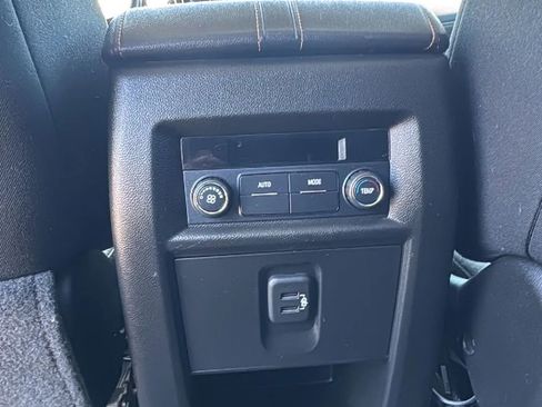 Used 2019 Chevrolet Traverse LT w/ LPO, Floor Liner Package AWD/4WD image 16