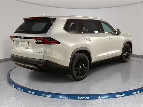 New 2026 Toyota Grand Highlander Platinum image 3
