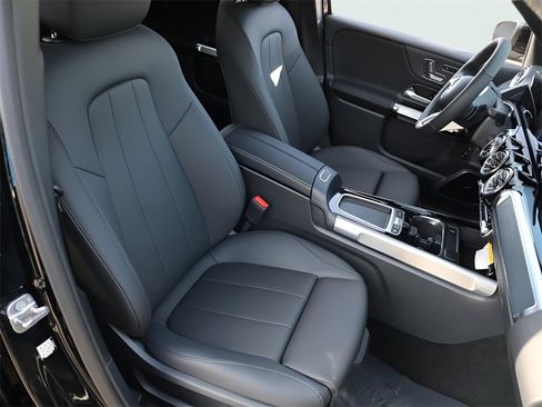 New 2026 Mercedes-Benz GLB 250 4MATIC image 16
