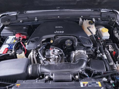 Used 2021 Jeep Wrangler Unlimited Rubicon AWD/4WD image 28