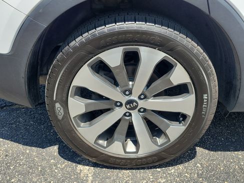 Used 2021 Kia Telluride EX w/ EX Premium Package FWD image 7