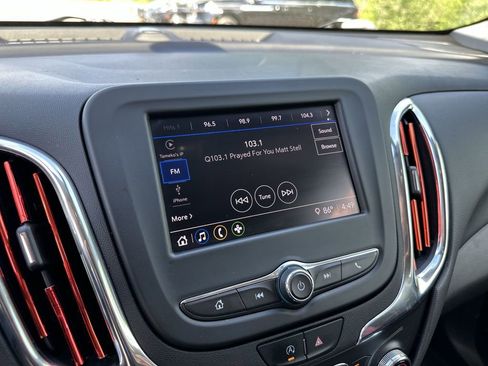 Used 2023 Chevrolet Equinox LT image 16