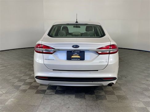 Used 2017 Ford Fusion SE image 23