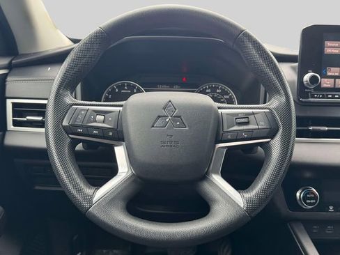 Used 2022 Mitsubishi Outlander ES AWD/4WD image 18