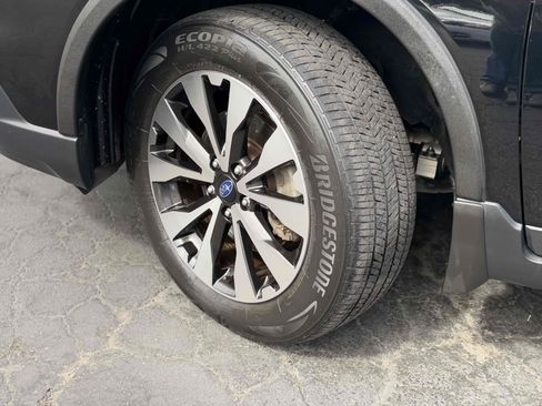 Used 2017 Subaru Outback 3.6R Limited AWD/4WD image 18