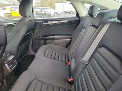 Used 2016 Ford Fusion SE FWD image 10
